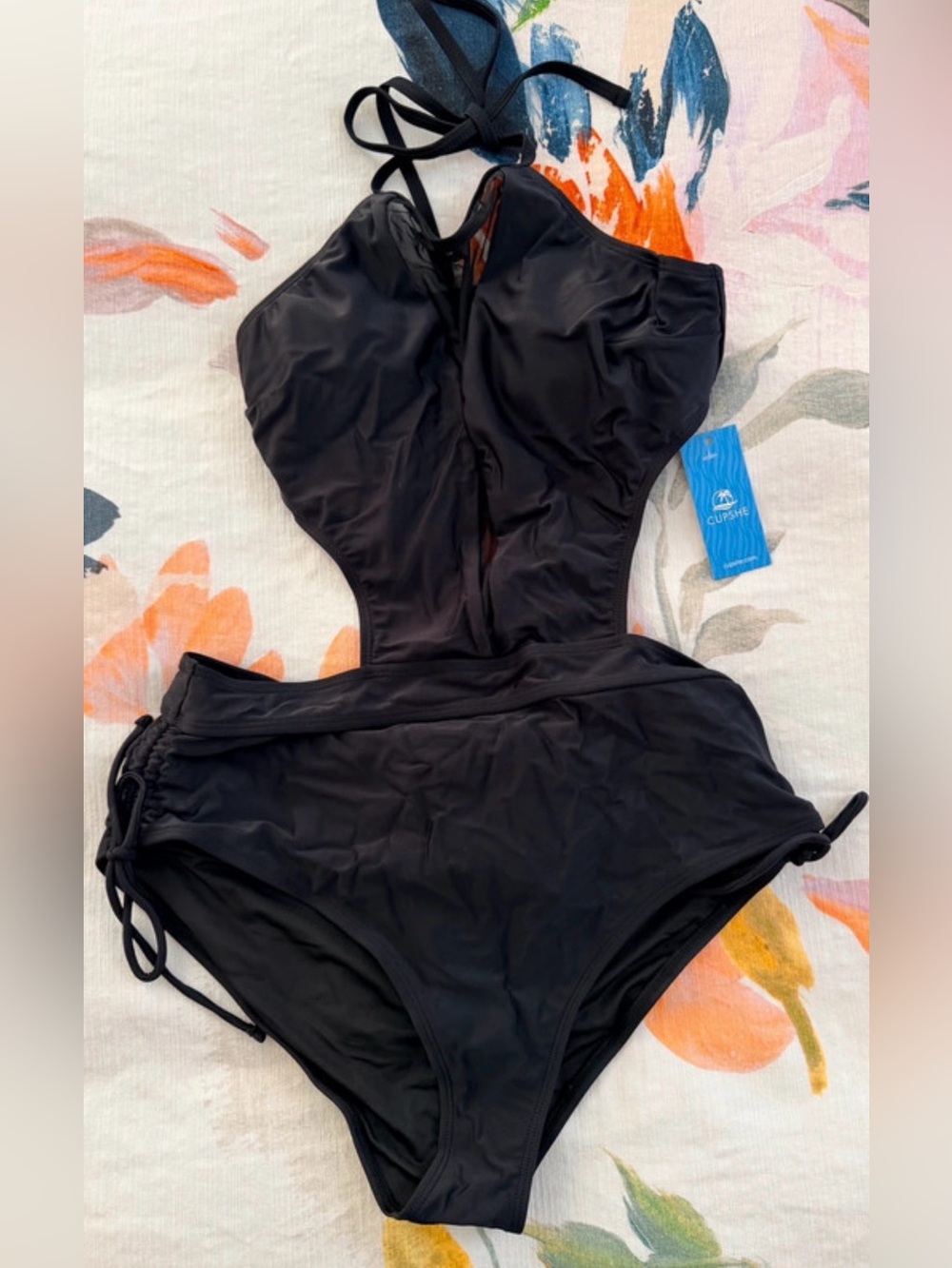 Cupshe Black One-Piece Swimsuit - Halter Cutout